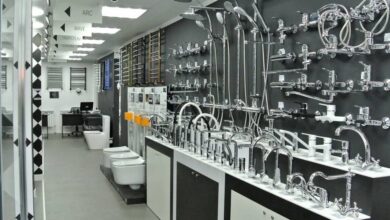 Photo of Ассортимент товаров в магазине сантехники