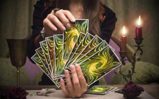 Tarot Kartlarındaki Pentagram Sayfası: anlam, açıklama, kombinasyon